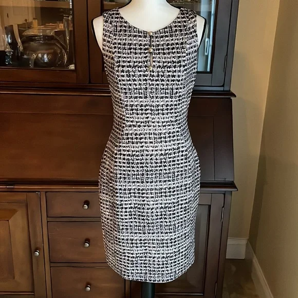 Karl Lagerfeld Paris Dress 6 - Picture 11 of 11